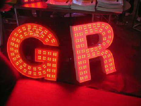 修文LED发光字常见的安装误区。